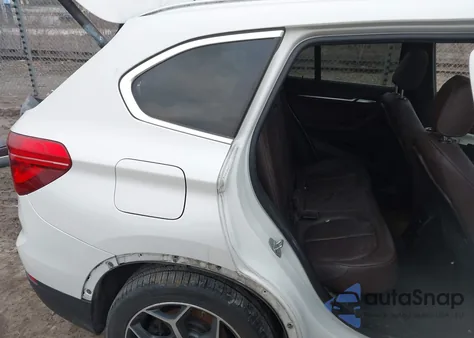 2017 BMW X1 xDrive28I z USA, uszkodzony, nr VIN WBXHT3C31H5F81871